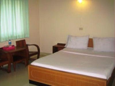 Sri Chumphon Hotel Exterior foto