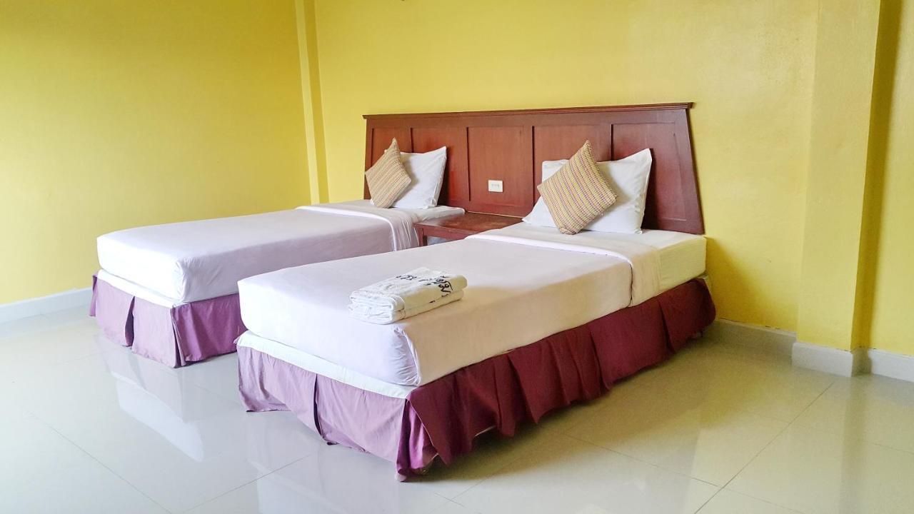 Sri Chumphon Hotel Exterior foto